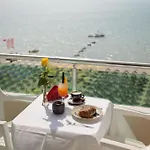 Albanian Star Kryemëdhej