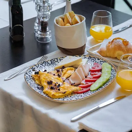 فندق Albanian Star 4*