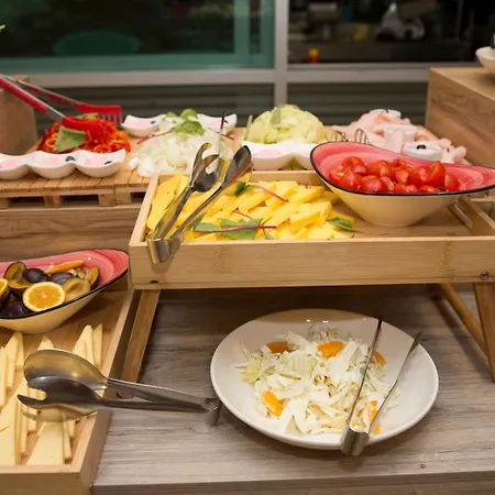 Albanian Star فندق