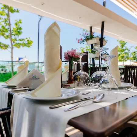 Albanian Star فندق 4*